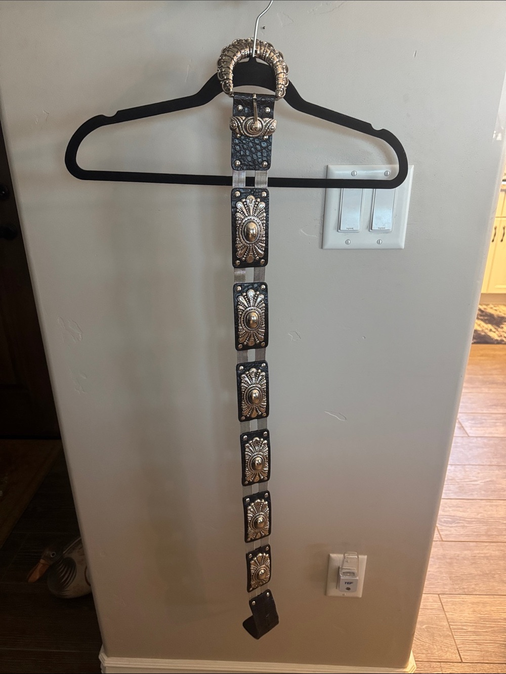 Italian leather Nann sz 36, Concho Belt in Black and Silver.